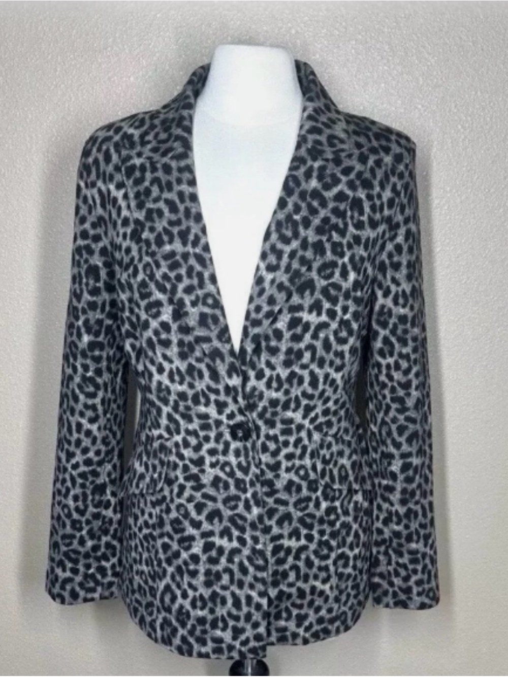 CAbi “Jungle” Taupe Gray Leopard Print Single-Button Blazer Jacket